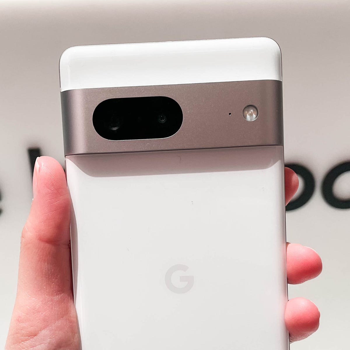 Google Pixel 7 Hands-On: $599 Flagship Brings New Photo-Editing